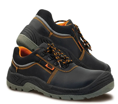 Scarpe di sicurezza antinfortunistica in pelle nera con suola antiscivolo, rinforzo in gomma e lacci arancioni, ideali per lavoro.