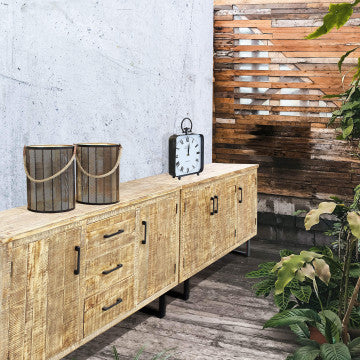 Mobile con 3 ante in legno naturale e struttura gambe metallo nero
