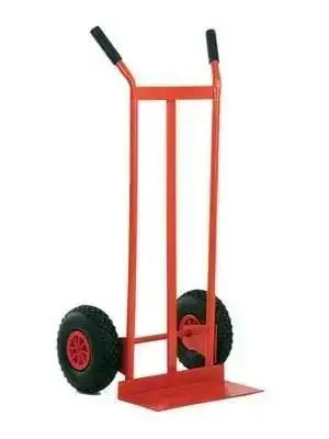 Carrello portapacchi port.kg.200 in metallo rosso con ruote pneumatiche Ø 260 mm e pala 41x19 cm, ideale per trasporto merci fino a 200 kg.