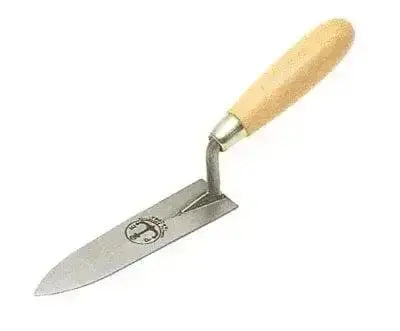 Cazzuolino foglia di olivo 140-916 con lama in acciaio e manico in legno, ideale per lavori di muratura precisi. Utensile Eurogross da 140 mm.