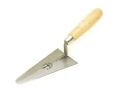 Cazzuolino punta tonda 140-914 con lama in acciaio e manico in legno, ideale per lavori di muratura precisi. Utensile Eurogross da 140 mm.