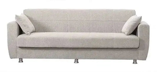 Divano Letto Elegante Symphony con Contenitore a 3 posti, rivestimento beige, design moderno con cuscini abbinati e gambe in metallo.