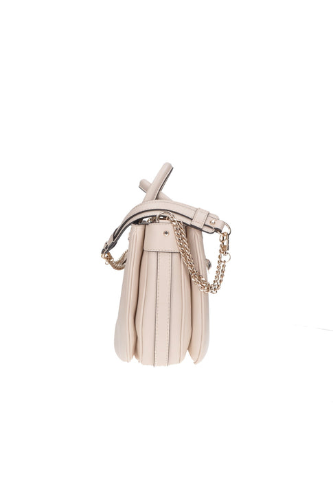 BG951909 Borsa A Mano Guess Ecopelle Fedora Chiusura Cerniera Due Tasche Laterali Abbinata Tracolla 28x21x11 Cm