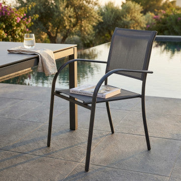 Poltrona impilabile struttura alluminio seduta schienale textilene 56x63x86cm
