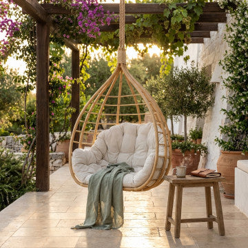 Dondolo sospeso in bamboo con cuscini beige 88x77x112 cm