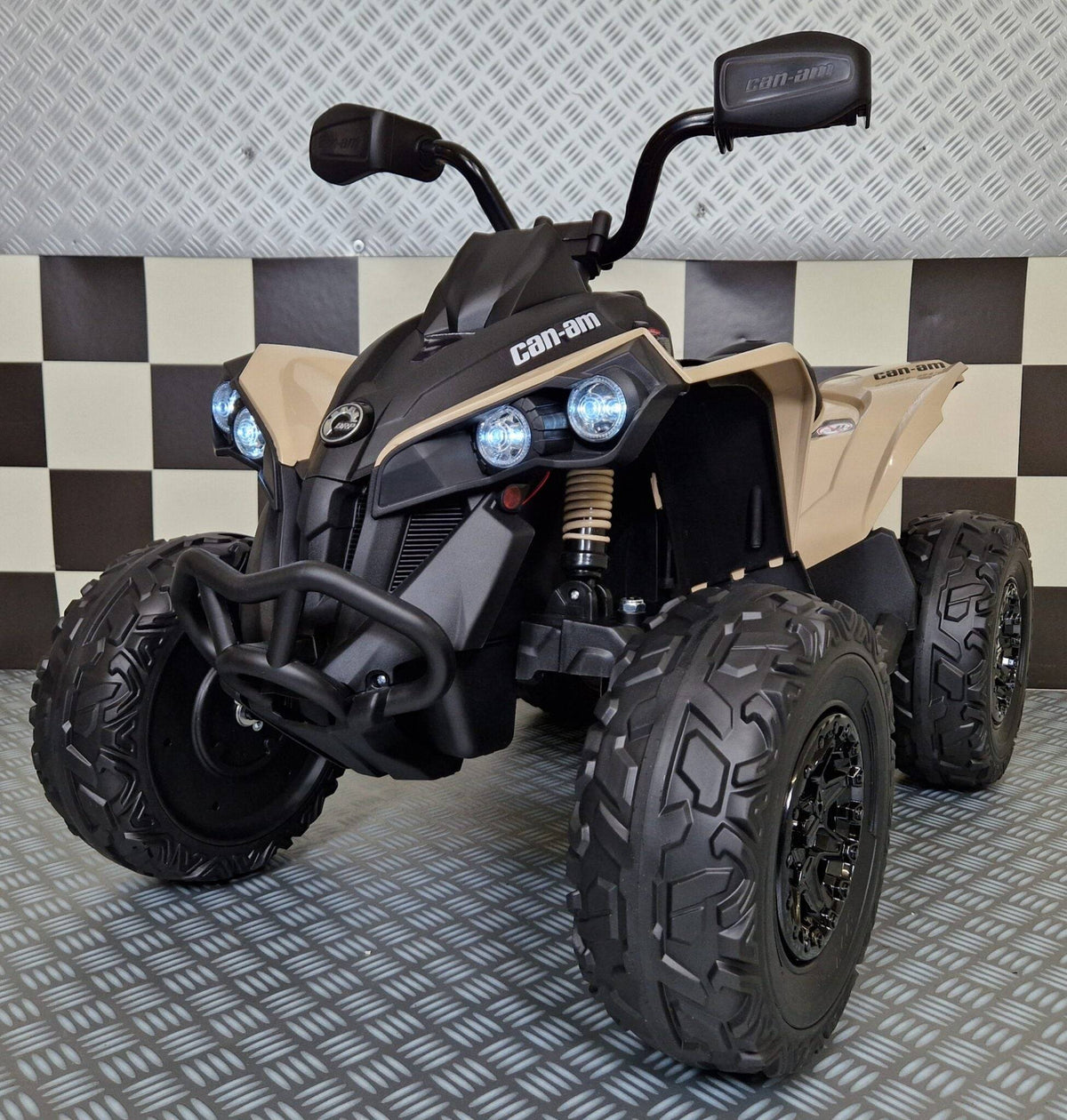 Quad elettrico per bambini colore cachi con luci LED anteriori, pneumatici grandi e robusti, design sportivo, ideale per avventure all'aperto - SKU: c4kCA002