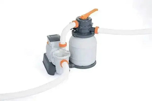 Filtro a sabbia 5.678 lt con valvola a 6 posizioni, timer integrato e dosatore ChemConnect per piscine. Serbatoio resistente e anticorrosione.