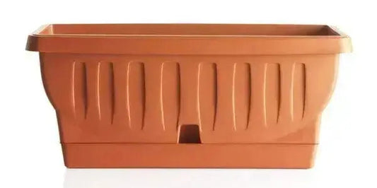 Fioriera Natura 50 cm in plastica atossica color terracotta, resistente agli urti e agli agenti atmosferici. Perfetta per arredo giardino.