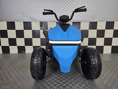 Vista laterale del quad elettrico per bambini blu con dettagli neri, pneumatici robusti e luci LED posteriori accese
