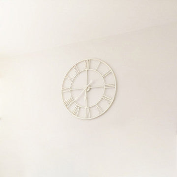 Orologio da parete in metallo verniciato bianco, dimensioni 80x80 cm