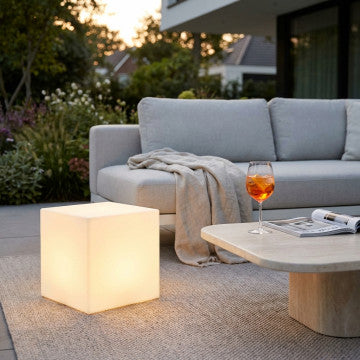 Cubo luminoso 40x40x40 cm in polipropilene con lampada E27 20W