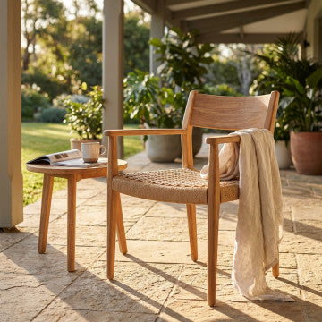 Poltrona in teak e wicker impilabile dimensioni 59x60x80 cm