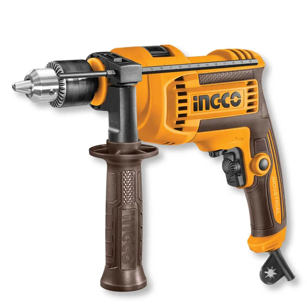 Trapano a percussione Ingco da 710W con mandrino da 13mm, corpo giallo e nero, impugnatura ergonomica e funzione reversibile, ideale per lavori di bricolage e professionali