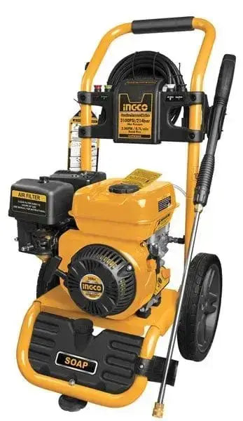Idropulitrice a scoppio 4 tempi 6hp 214bar Ingco con motore 208cc e tubo ad alta pressione, ideale per pulizia auto e superfici esterne.