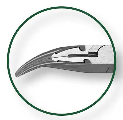 Dettaglio della punta curva della Pinza Becco Curvo 160MM, perfetta per elettricisti e operazioni di precisione in spazi ristretti.