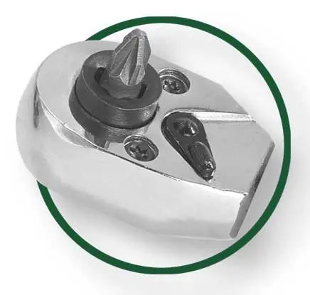 Testa del Cricchetto Reversibile 1/4P Jadver con inserto a croce, perfetta per avvitature rapide in spazi ristretti e lavori di manutenzione.