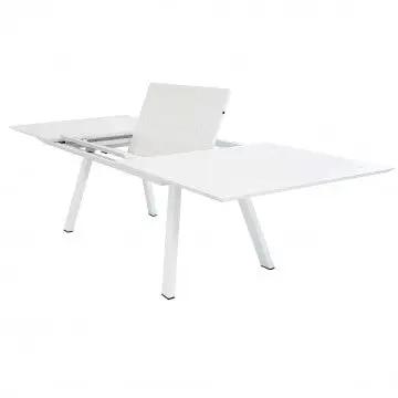 Tavolo Zante bianco con meccanismo di estensione centrale, ideale per giardini e terrazze eleganti.