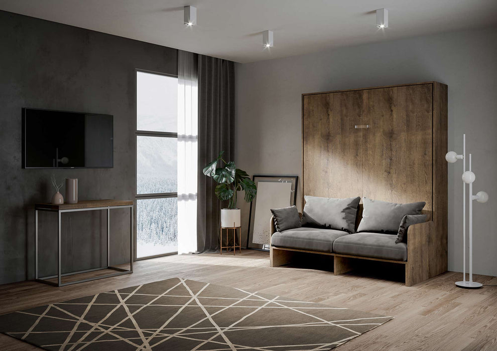 Letto a scomparsa Kentaro Sofà chiuso in soggiorno moderno con finitura legno scuro, ideale per spazi multifunzionali.