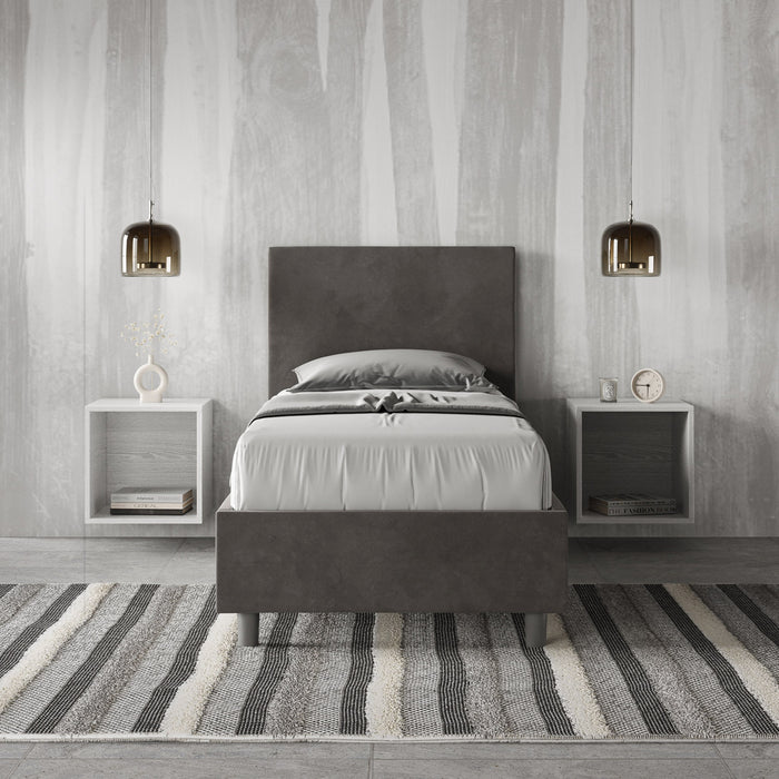 Letto singolo Adele 80x190 grigio antracite in microfibra con testata imbottita, ideale per ambienti sofisticati e contemporanei.