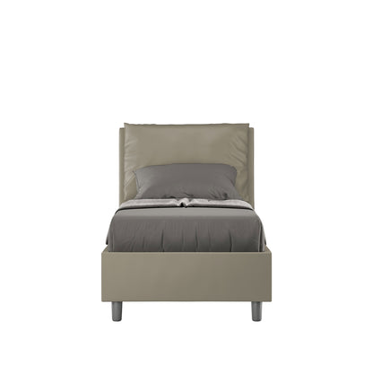 Letto singolo imbottito similpelle Antea grigio tortora con cuscino scuro, perfetto per ambienti moderni e raffinati.