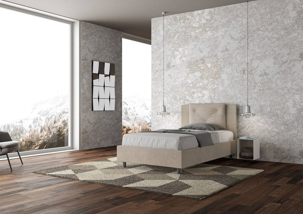 Letto singolo Appia 100x210 beige con contenitore, perfetto per ambienti moderni e minimalisti con vista panoramica.