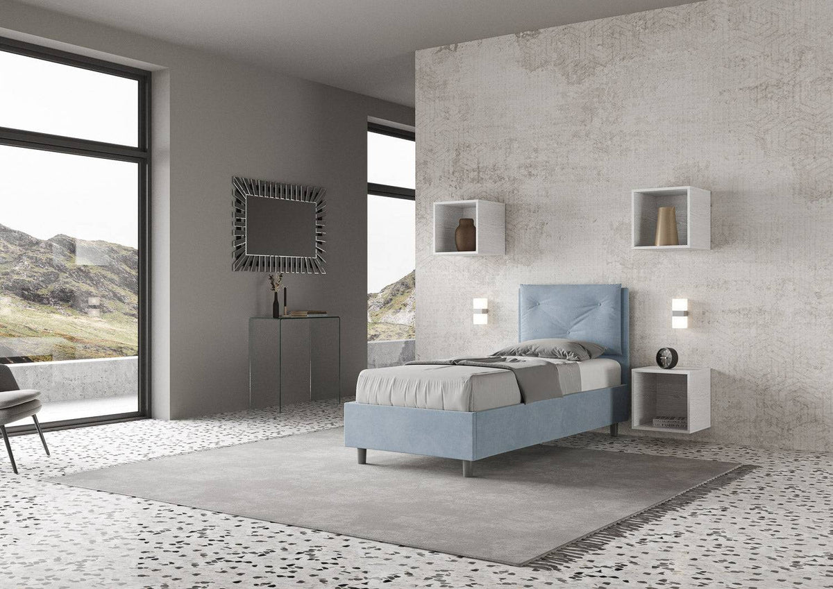 Letto singolo Appia 90x200 azzurro in microfibra con rete, design elegante per camere da letto moderne e luminose ITYHOME.