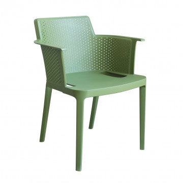 Poltrona Cathy verde oliva in polipropilene, vista angolare. Design impilabile e traforato, perfetta per arredamento outdoor.
