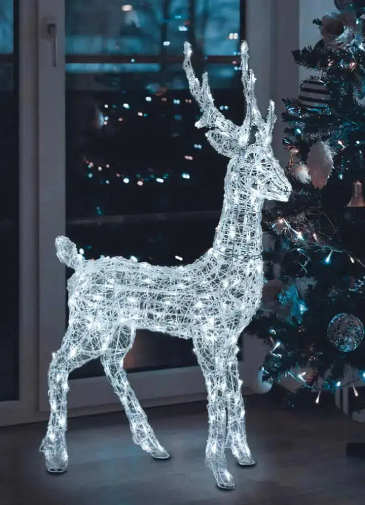 Renna natalizia luminosa in acrilico 3D con luci LED bianche, decorazione festiva moderna per Natale, posizionata vicino all'albero di Natale