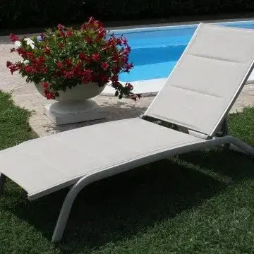 Lettino Itaca Impilabile: Alluminio Tortora, Textilene Imbottito Ecru', cm 194x71x83 Sdraio da giardino Hobby Shop Solution   