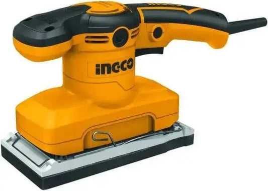 Levigatrice orbitale 320W Ingco con impugnatura ergonomica e base rettangolare, ideale per levigatura precisa su superfici piane.