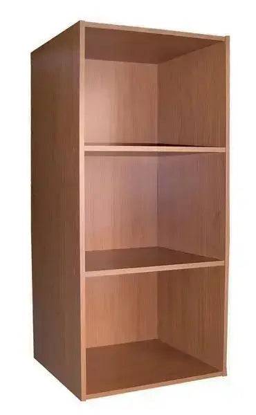 Libreria in MDF color legno scuro con tre ripiani, perfetta per un tocco classico e funzionale.