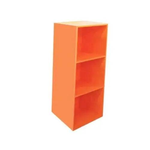 Libreria in MDF arancione con tre ripiani, ideale per un tocco di colore e funzionalità in ogni stanza.