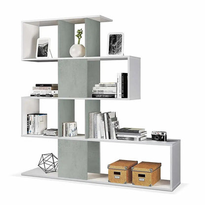 Libreria Zig-Zag in cemento bianco con struttura geometrica e ripiani spaziosi, perfetta per organizzare libri e accessori in stile moderno.