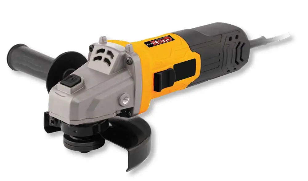 Smerigliatrice angolare 115mm con motore da 500W, corpo in plastica nera e gialla, impugnatura ergonomica, ideale per taglio e levigatura.