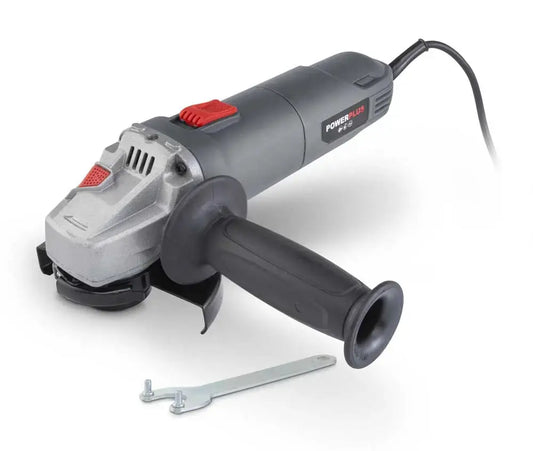Smerigliatrice angolare PowerPlus con motore da 800W, corpo in plastica grigia, impugnatura laterale e pulsante rosso, collegata alla presa