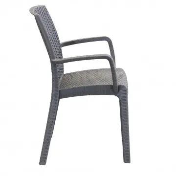 Vista laterale della Poltrona Indiana grigia in wicker con struttura plastica stampata. Design ergonomico e moderno.