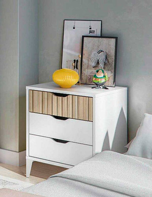 Comodino 3 Cassetti Ethna 44x33x50h Bianco Artik e Naturale con design moderno, ideale per camere da letto eleganti e funzionali.