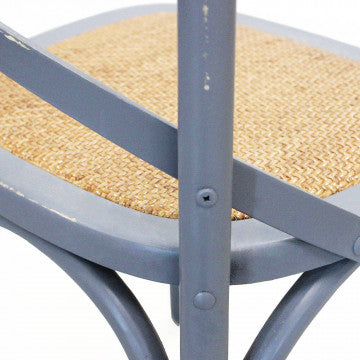 Sedia in legno grigia con struttura cross, dimensioni 46x42x87 cm