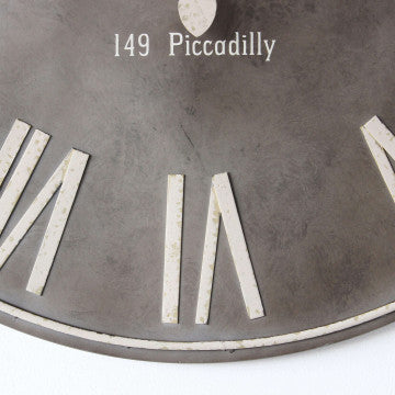 Orologio da parete in ferro e legno grigio, dimensioni 92x97,5 cm