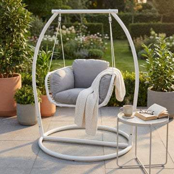 Dondolo con struttura in metallo e seduta in wicker - 105x156x105 cm