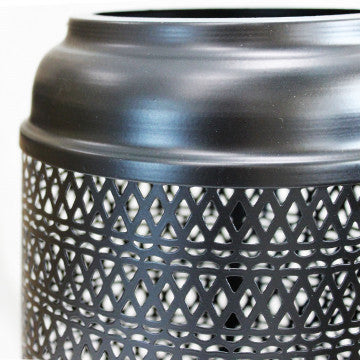 Lanterna Karen grande in metallo nero, dimensioni 17x17x26 cm