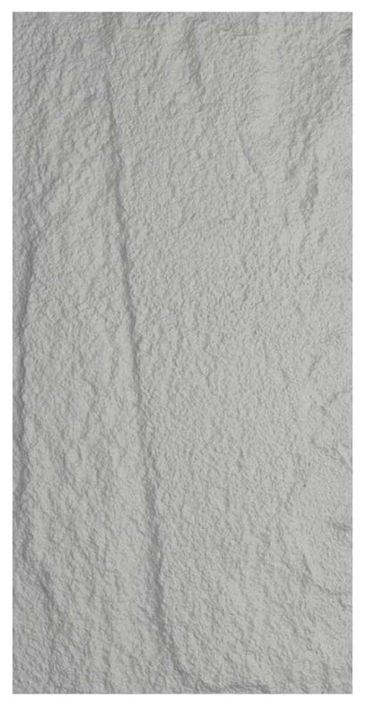 Pannello murale effetto pietra bianca con superficie ruvida e venature, adatto a ambienti eleganti e contemporanei, dimensioni 120x60x3 cm.