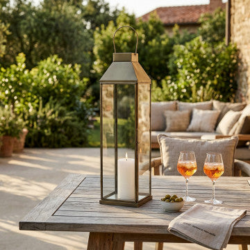 Lanterna in metallo e vetro con struttura bronzata alta 57 cm
