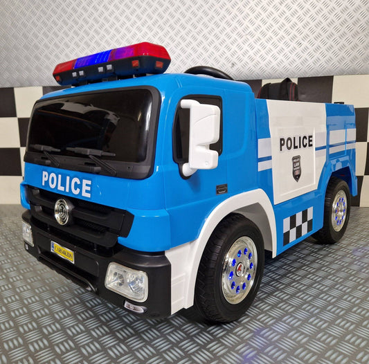 Vista frontale del camion della polizia per bambini, con parabrezza nero, luci di emergenza rosse e dettagli di design realistici, dimensioni compatte.