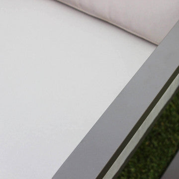 Salon Formentera avec coussins : structure en aluminium peint, coussins en polyester