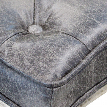 Sgabello in legno con rivestimento ecopelle vintage, dimensioni 50x36x47 cm