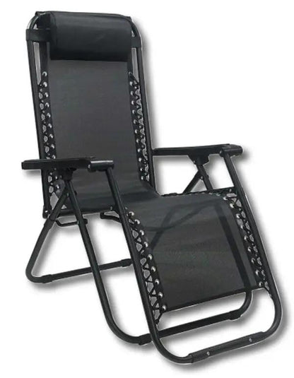 Sdraio reclinabile Zero Gravity in colore grigio scuro con cuscino e struttura in acciaio, perfetta per comfort ed ergonomia.