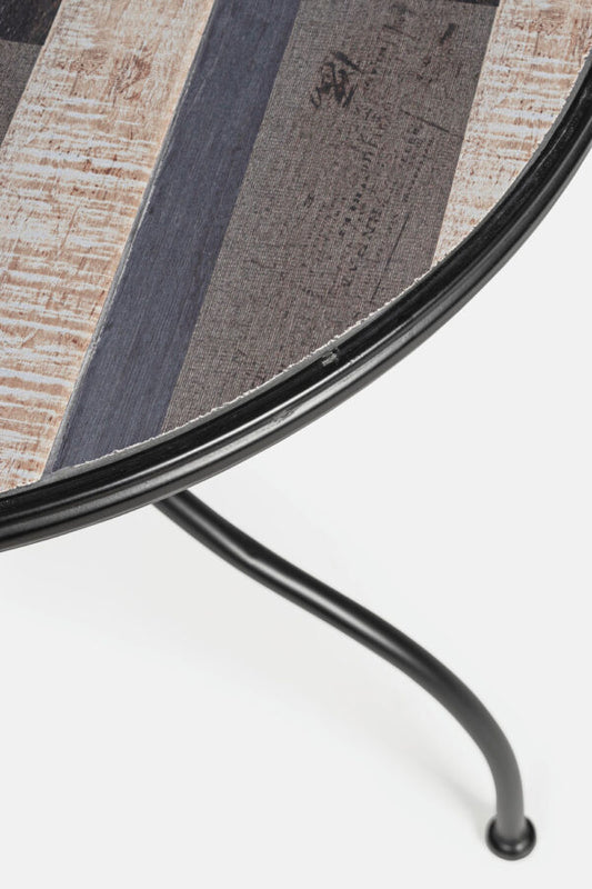 Dettaglio piano tavolo del Set Tavolo e Sedie in Ferro e Ceramica Mosaico Houston – 3 Pezzi con finitura effetto legno a strisce multicolore.