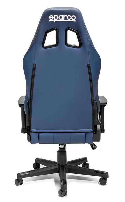 Retro della poltrona da ufficio Sparco Coach blu con logo Sparco in alto, rivestimento in similpelle blu e struttura in plastica nera