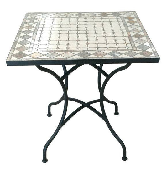 Tavolo in ferro battuto con mosaico 70x70x75h modello 11605, ideale per giardini e terrazze. Struttura robusta con top decorativo in mosaico.